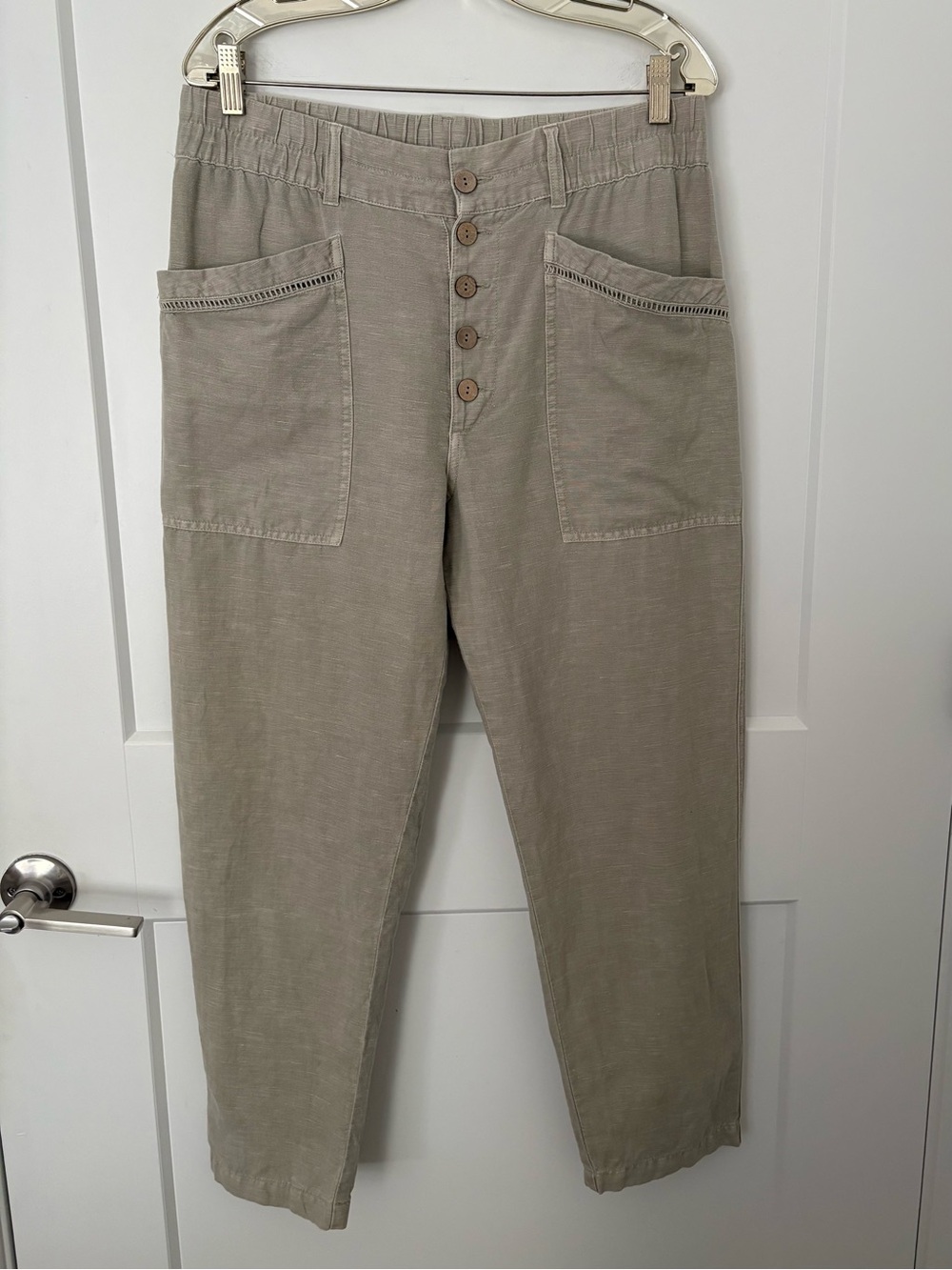 Sundance Cropped Button-Front Ankle Pants in Light Taupe/Khaki - Size 10